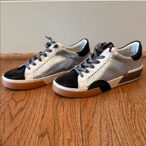 NWOT DOLCE VITA Zina Black, White, and Silver Size 8US Shiny Leather Sneakers
